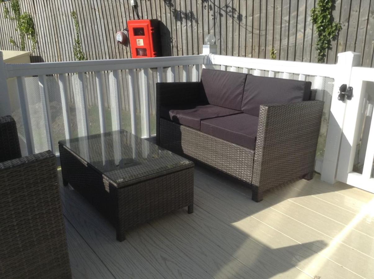 Mollys Retreat Pet Friendly Three Bed Caravan With Small Garden Newquay Bay Resort Quieter Area Of Park Exterior foto