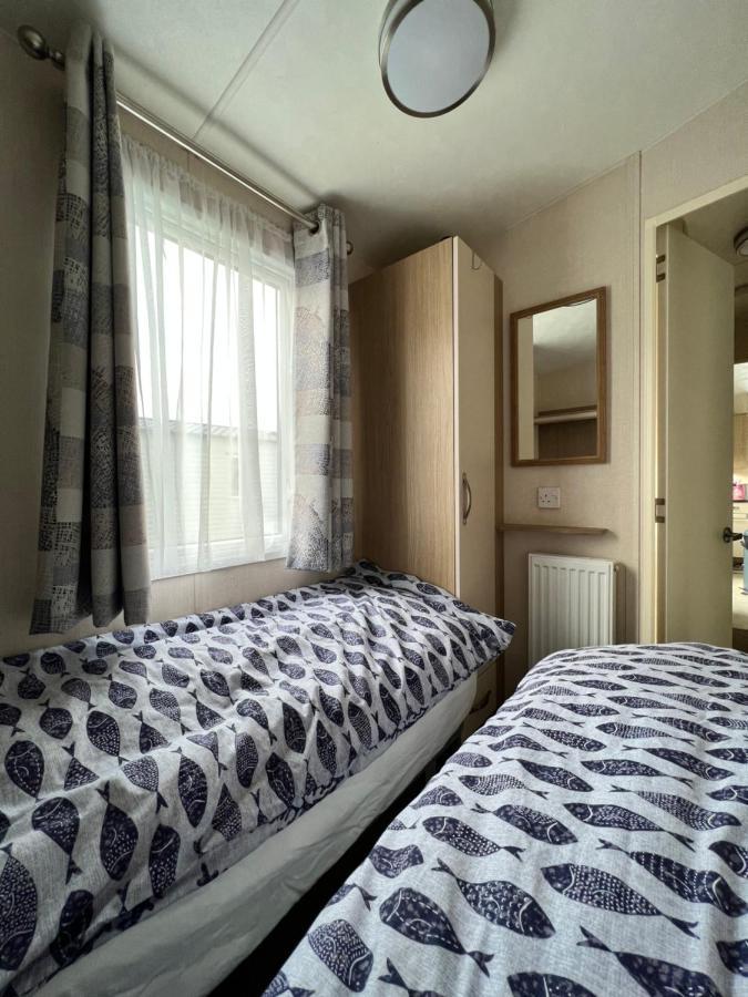 Mollys Retreat Pet Friendly Three Bed Caravan With Small Garden Newquay Bay Resort Quieter Area Of Park Exterior foto