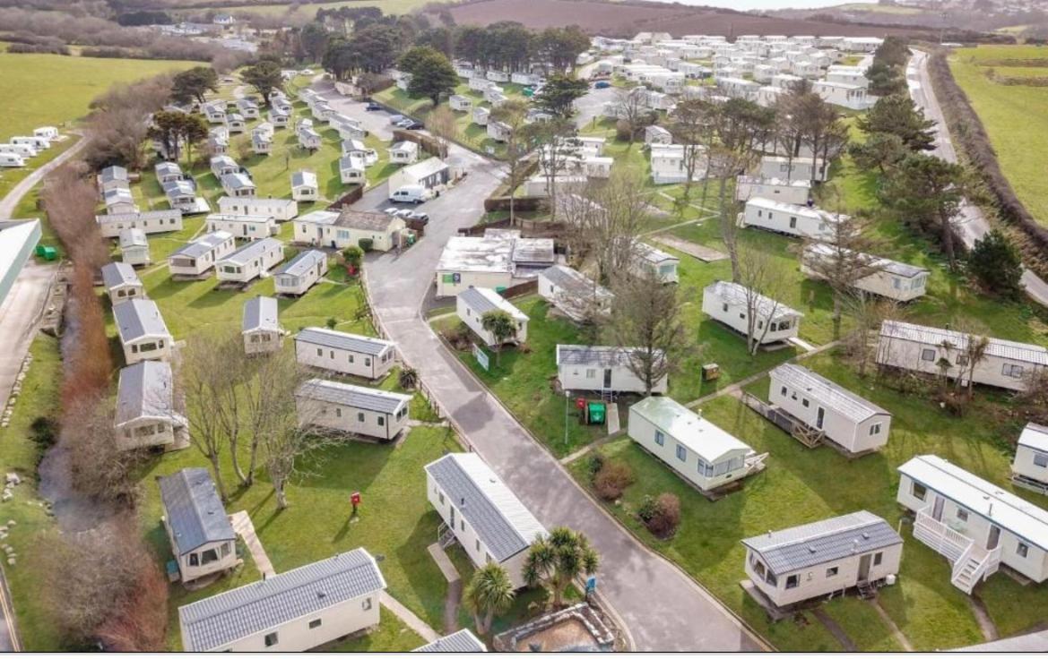 Mollys Retreat Pet Friendly Three Bed Caravan With Small Garden Newquay Bay Resort Quieter Area Of Park Exterior foto