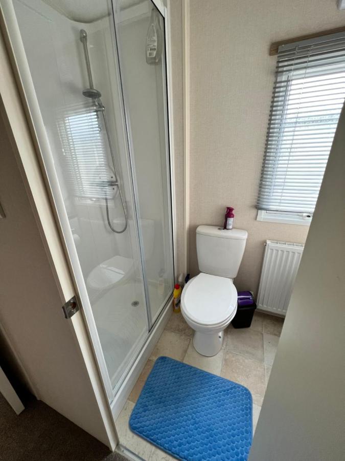 Mollys Retreat Pet Friendly Three Bed Caravan With Small Garden Newquay Bay Resort Quieter Area Of Park Exterior foto